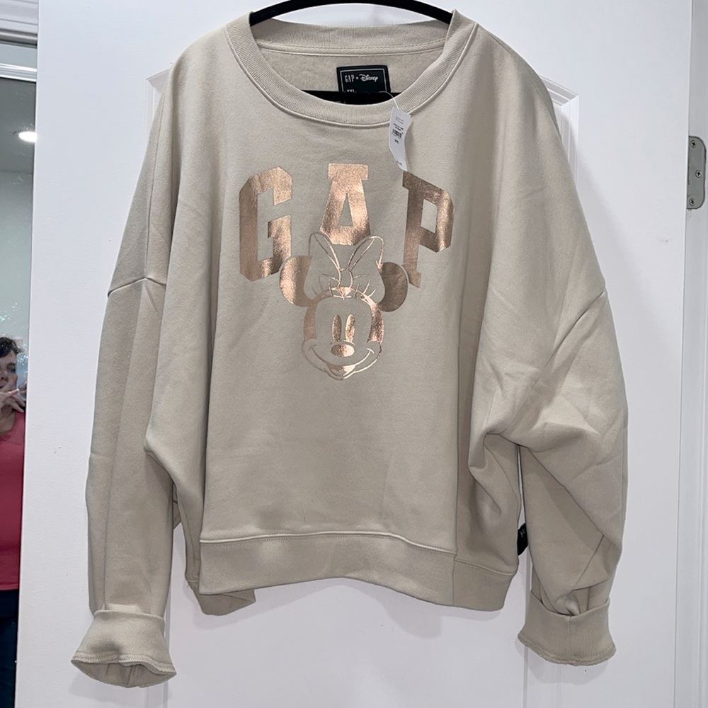Gap x Disney oversized women’s crew neck sweatshirt NWT